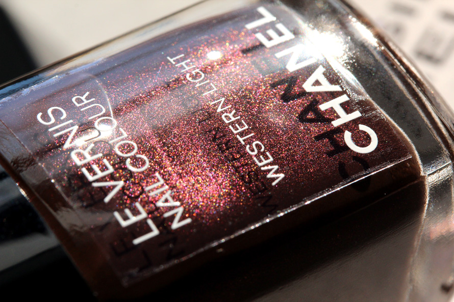 Chanel Western Light Le Vernis Nail Colour Picture big