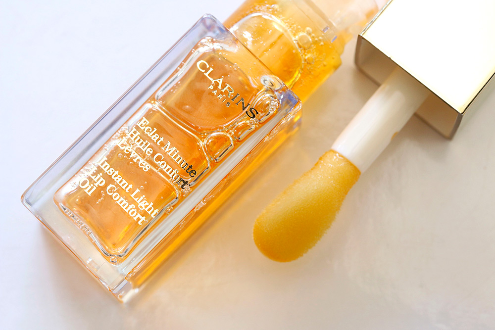 clarins instant light lip comfort oil