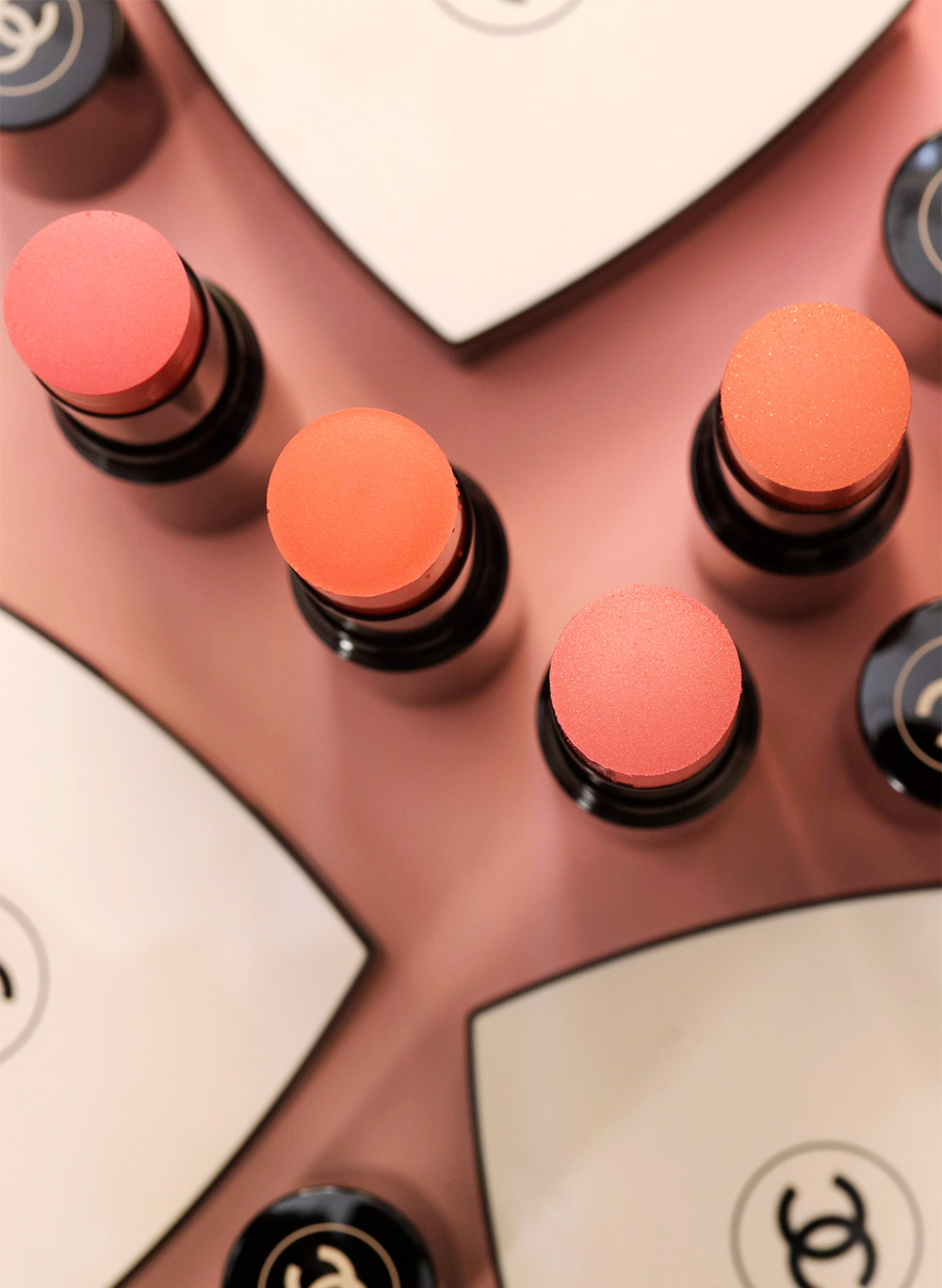 chanel les beiges healthy glow sheer colour stick