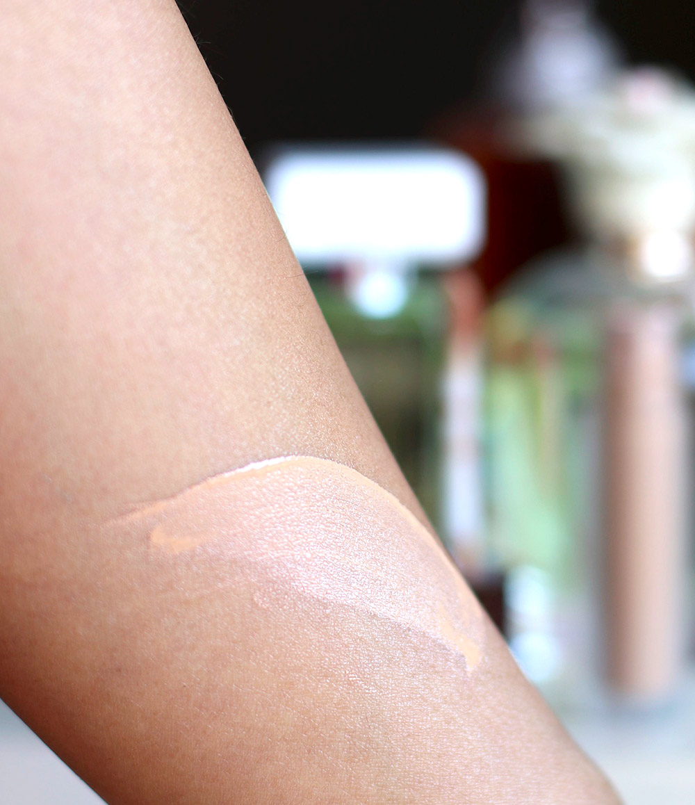 hourglass veil retouching fluid sand