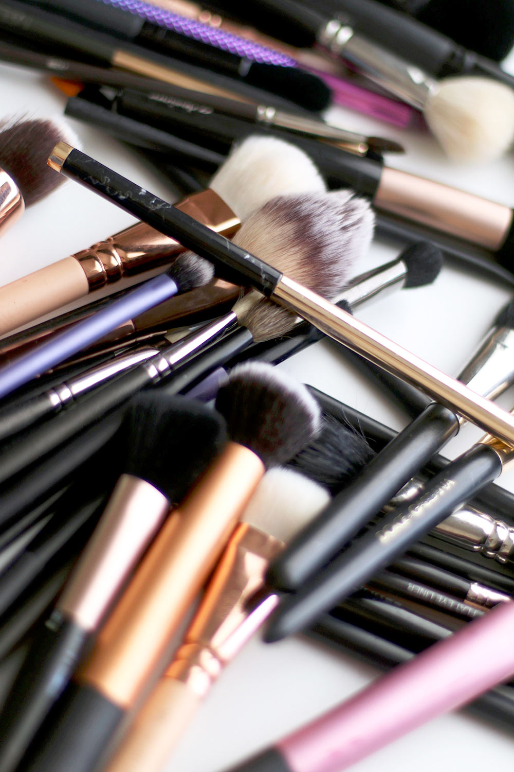 clean makeup brushes